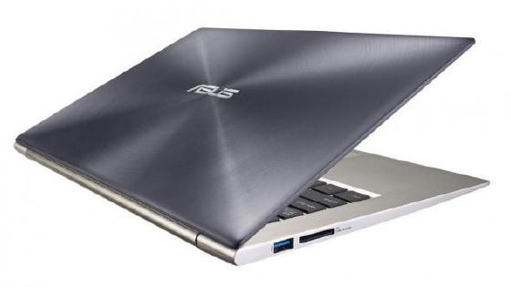 Slut uning tukli mushuk dan kamming, deb qichqiradi