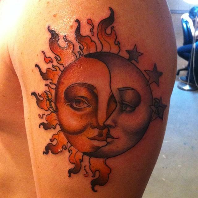 Tetovaze Simbolizam Tumacenje I Znacenje Moon Tattoo Ona Moze Govoriti O Svojim Posjednik