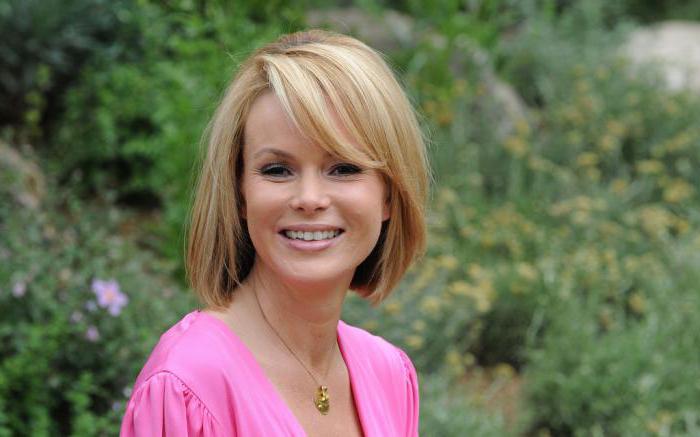 Qiz dostining tukli qin retrosini yalaydi