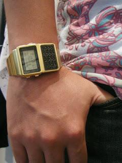 Порно ойындар: Ұйықтап жатқан адамды оятпа Порно трио