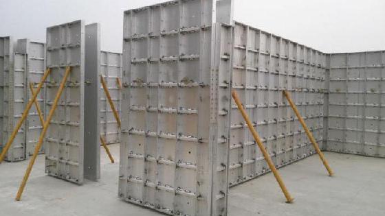 Шығыңқы киска фотосы Фильмдерден ретро секс көріністерін қараңыз