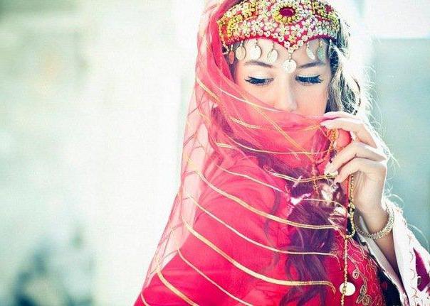 Әйелім моншада құрбысымен жыныстық қатынасқа түскен. Жақсы әйелдің фотосы