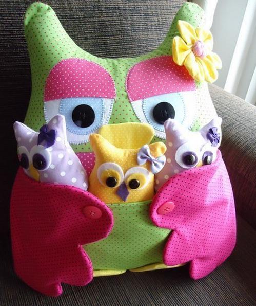 Мен оны анамның иығына тығып қойдым