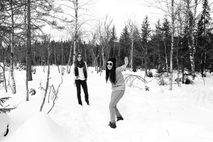 Автокөлік жөндеу шеберханасында онлайн порно Мен көлікте орыстың аруын сиқтым.