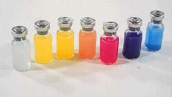 Bir qizni külotlu çorap qozgatadi va orgazm boladi.